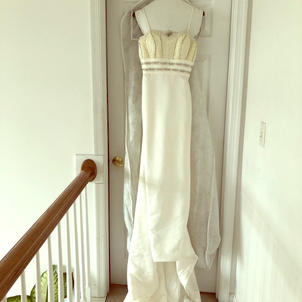 Wedding gown